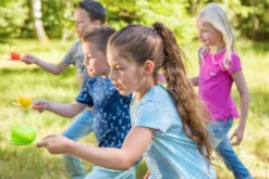 Kinderparty-Set - Sackhüpfen - Eierlaufen - Dosenwerfen -Bester Spielzeug Geschäft mytoys originals kinderparty set sackhupfen eierlaufen dosenwerfen 5