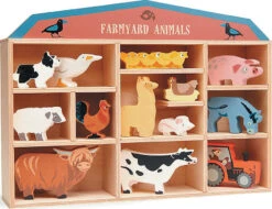 Tender Leaf Toys Bauernhoftiere, 13 Stück Im Holzdisplay